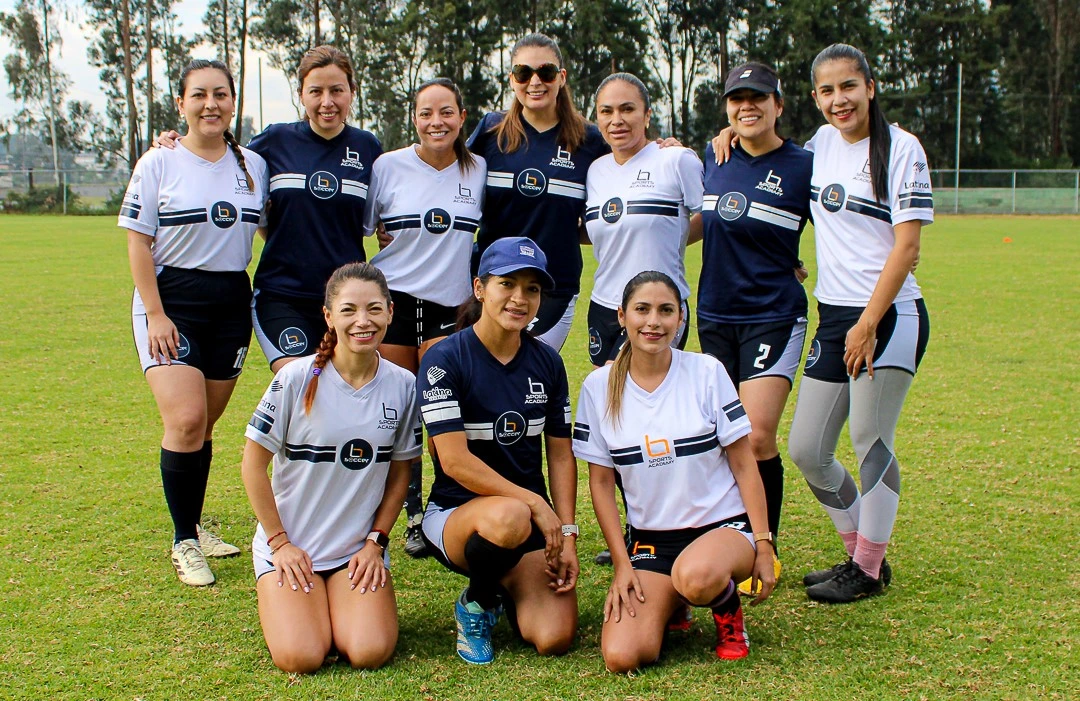 LB Sports | Academia de Tenis y Soccer en Cumbayá Equipo de futbol